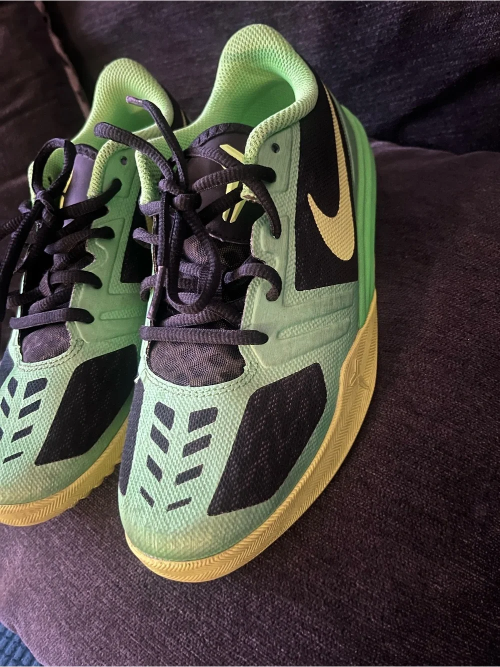 Nike Kobe youth Green and Black Lightweight Sneakers